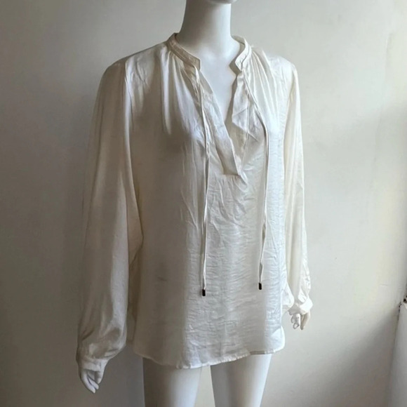 H&M  Women Ivory Beige Long Sleeve Blouse V Neck Tunic Size US 12 - Picture 1 of 9